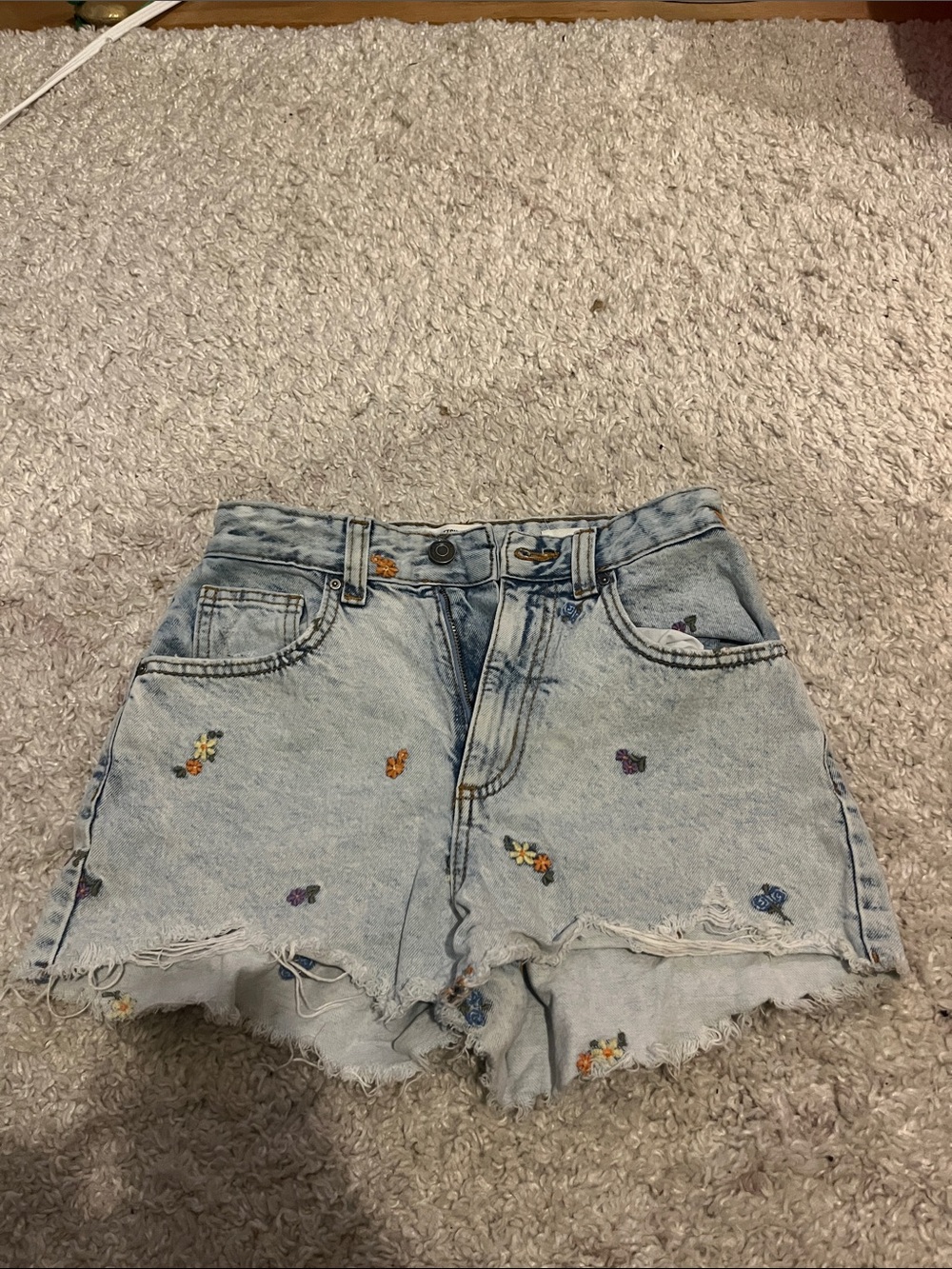 High-Waist Light Blue Denim Shorts with Floral Embroidery
